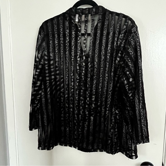 Easy Wear by Chicos Black Sheer Stripe Animal Print ZipUp Blouse Top Shirt Large - Picture 6 of 11